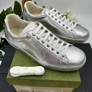 Gucci Silver Leather Low-Top Sneakers